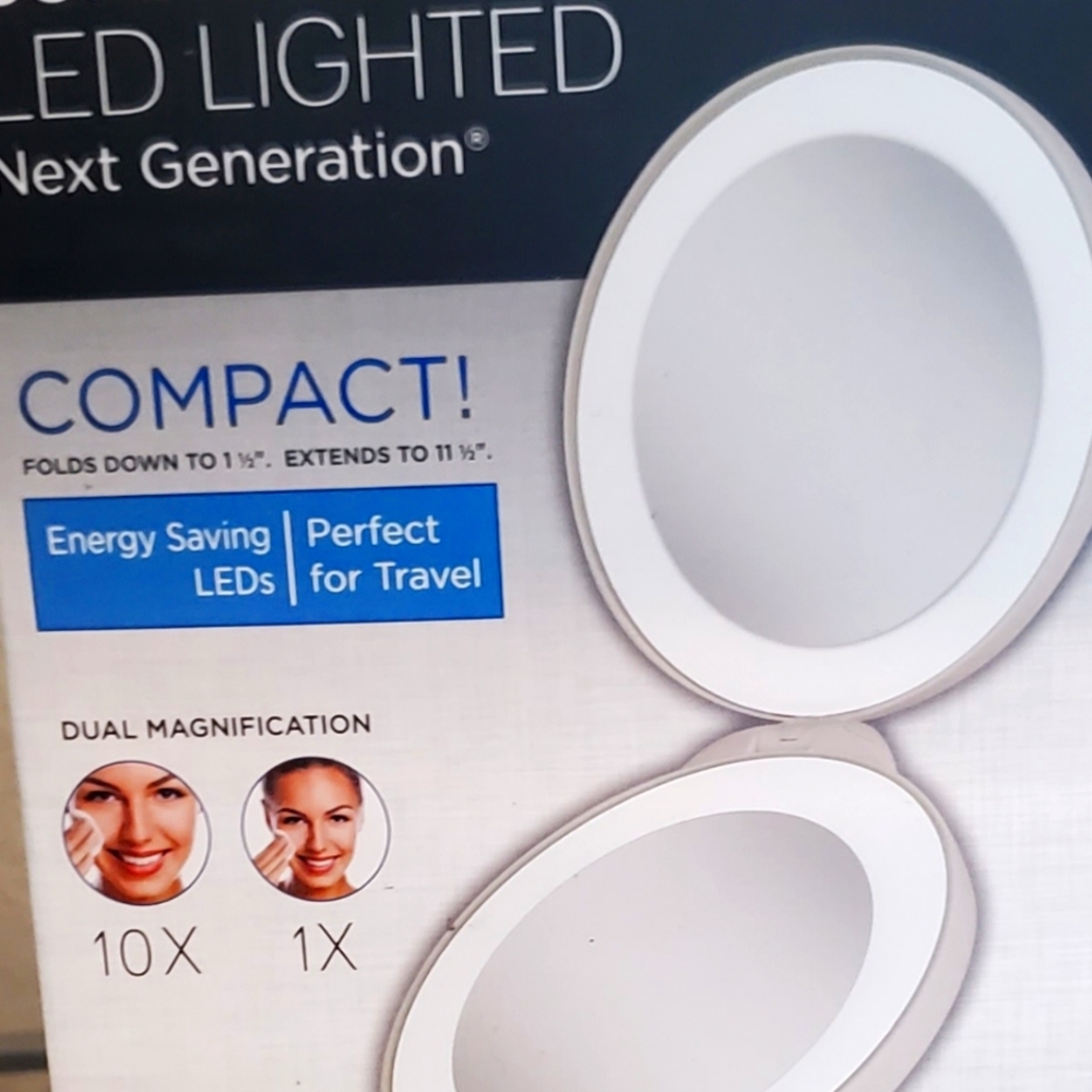 Compact travel mirror